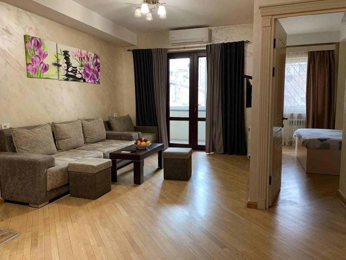 Comfortable Apartment In Center Erywań Zewnętrze zdjęcie